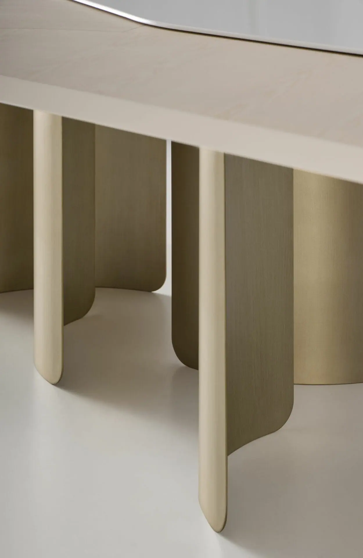 alexandra-onda-dining-table-11