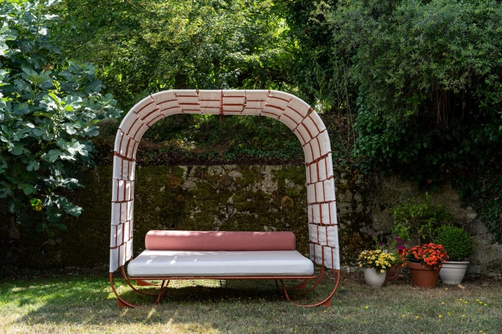 HABANA Daybed | In collaboration with GENSLER | iSiMAR