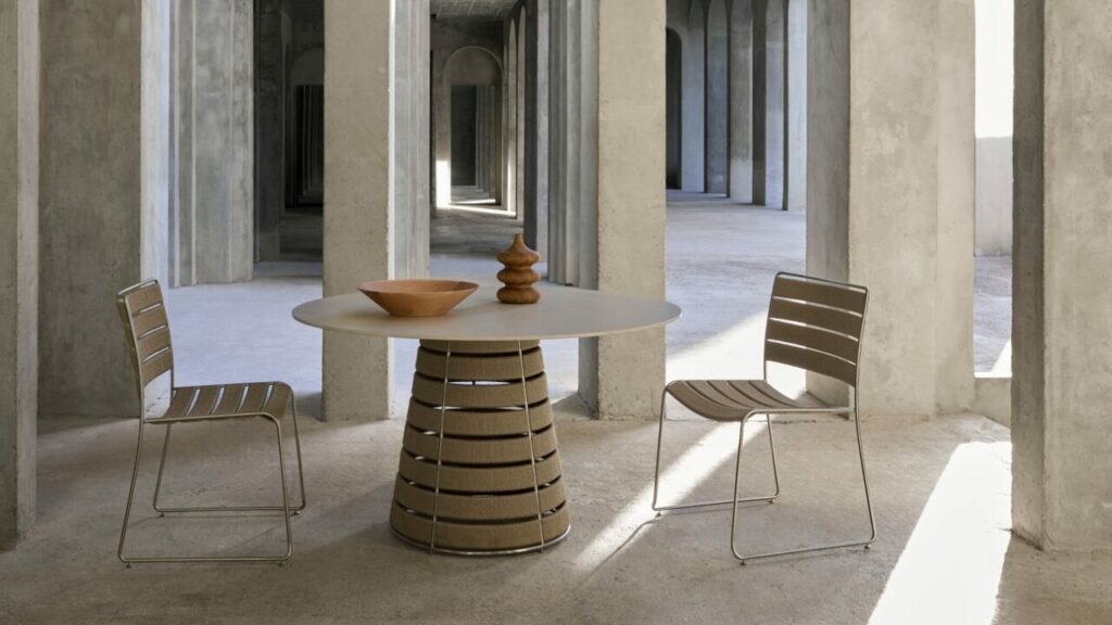 CORD Mobiliario Lounge de Exterior y Juego de Comedor | Diseñado por Groundwork Studio | GANDIABLASCO
