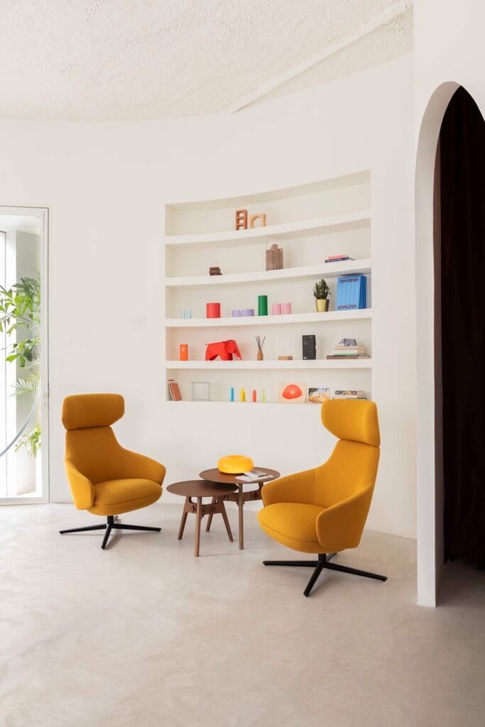 CALMA LOUNGE Chairs | Benjamin Hubert | ANDREU WORLD