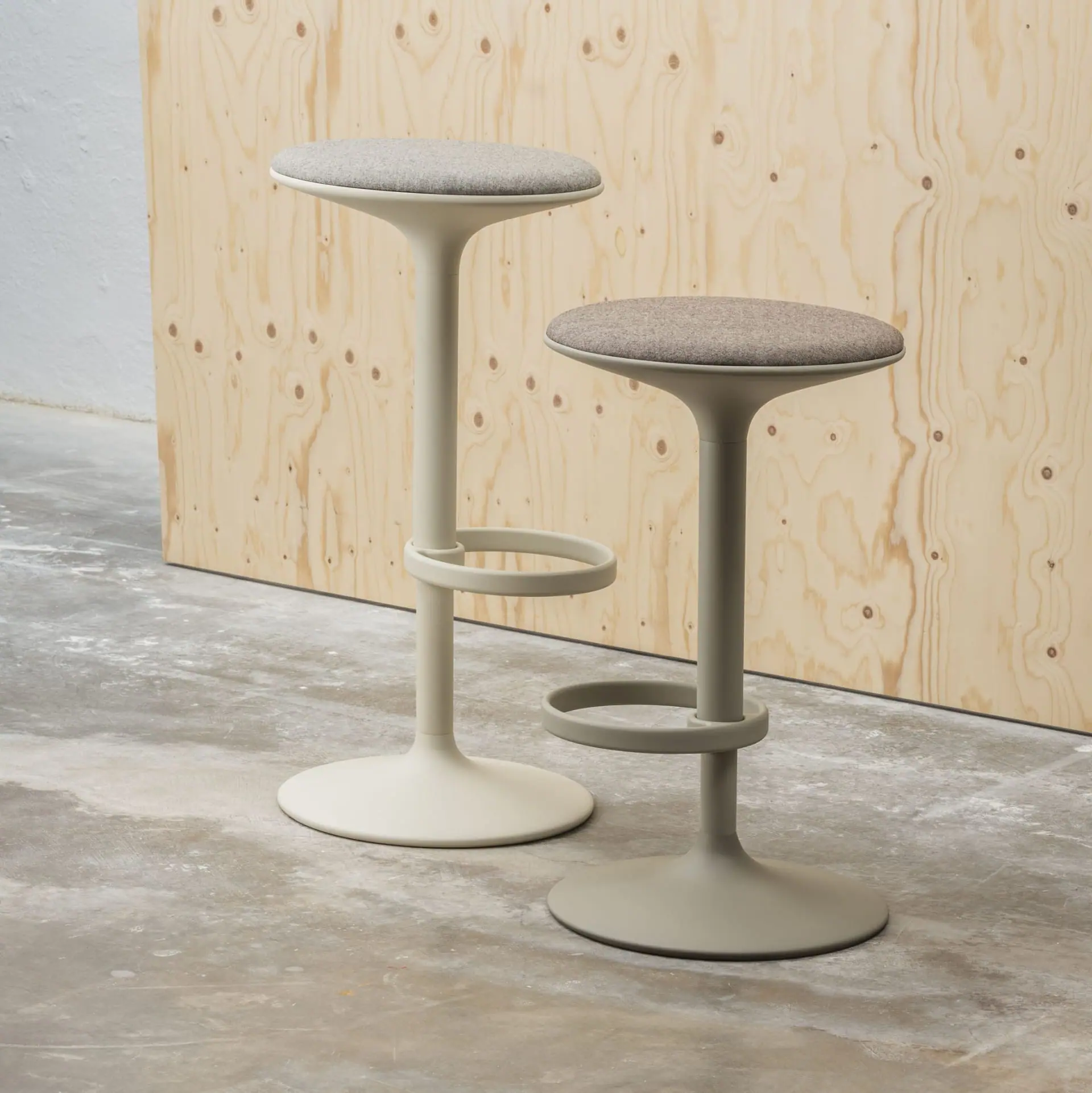 andreu-world-hula-stool02