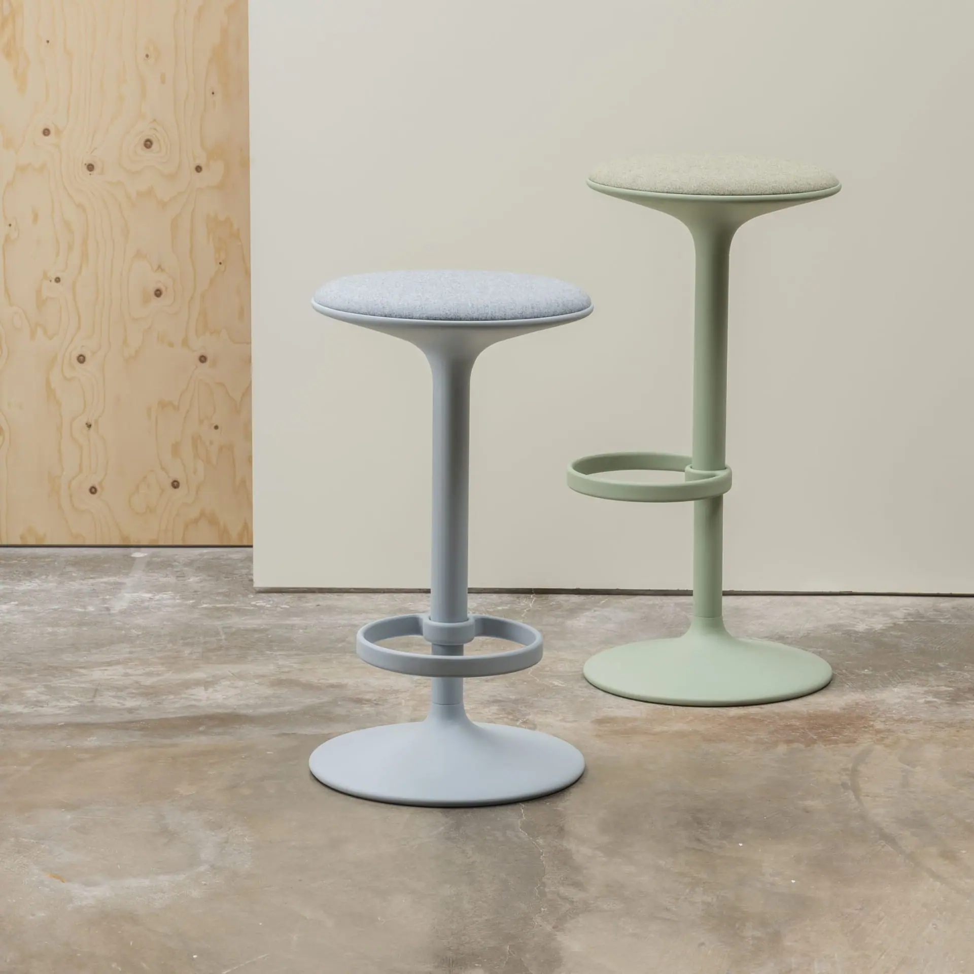andreu-world-hula-stool03