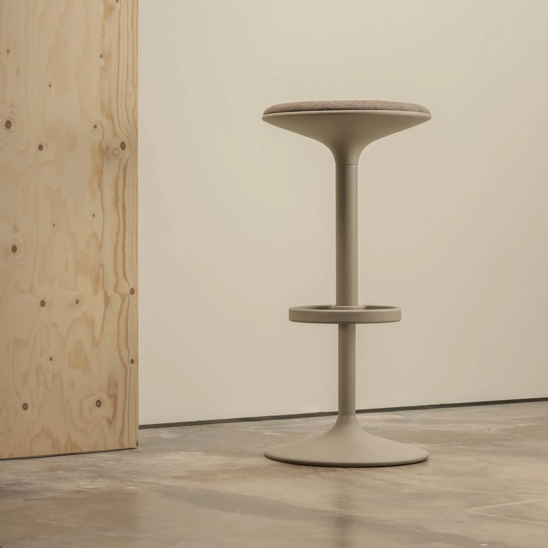 andreu-world-hula-stool08