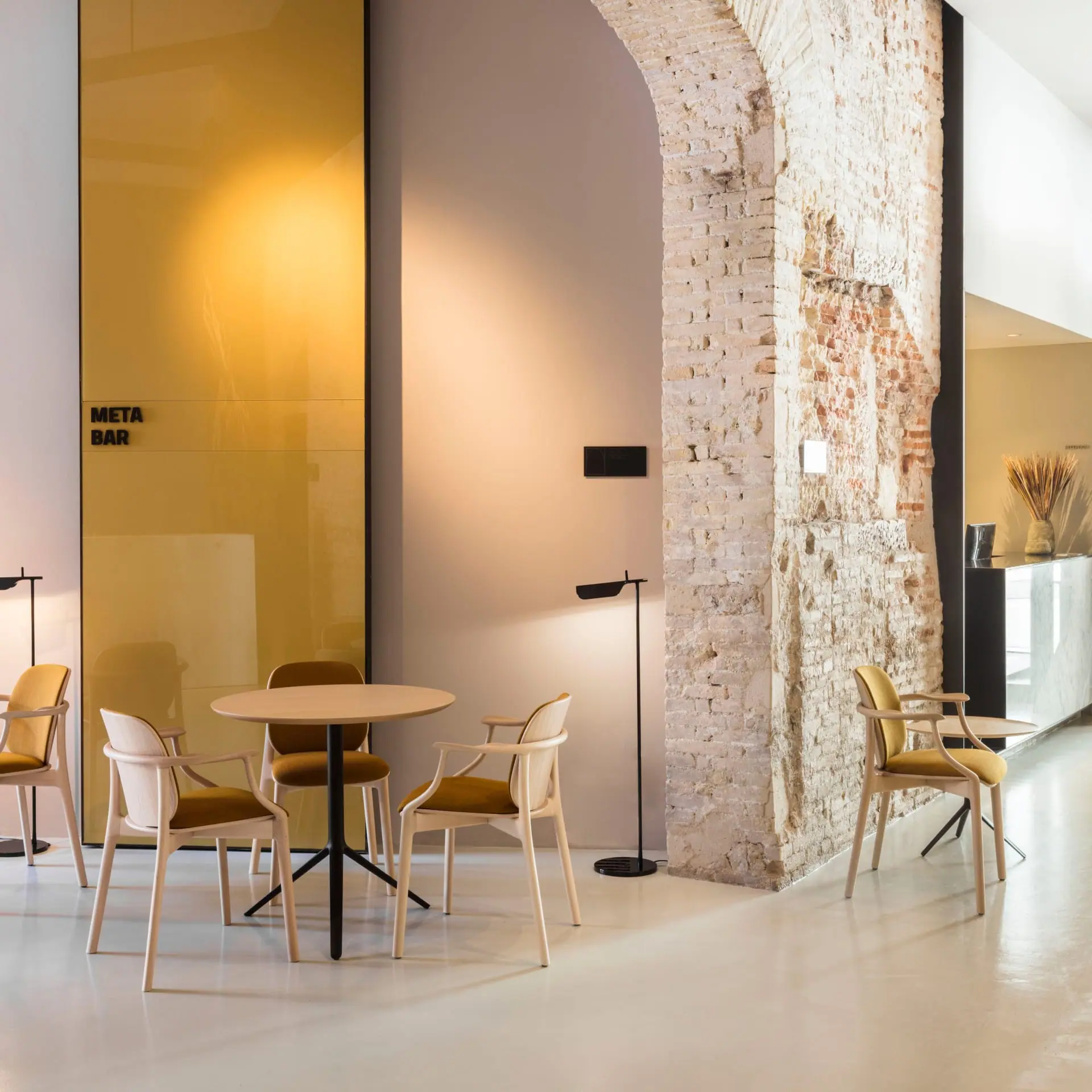 andreu-world-triada-table04