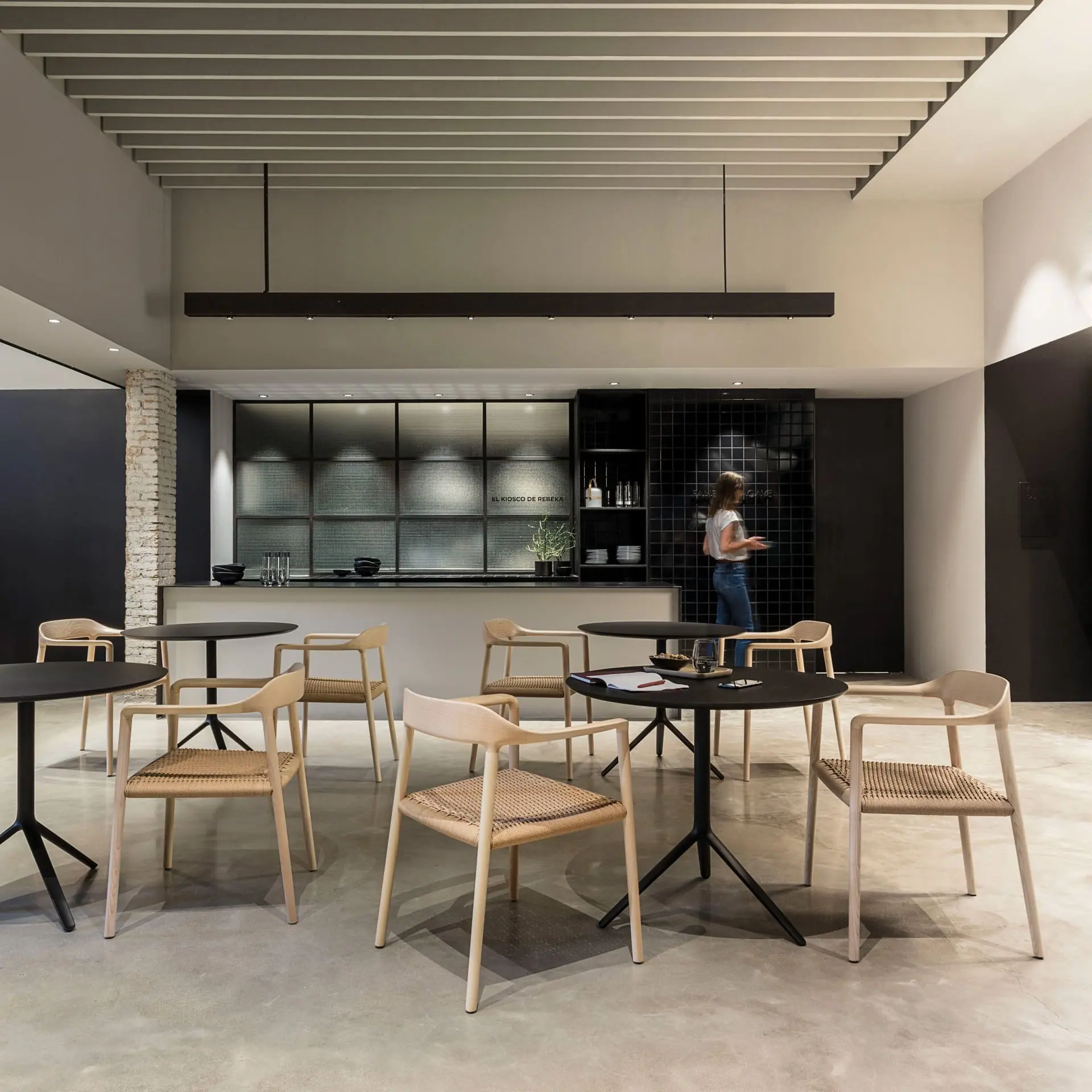 andreu-world-triada-table06